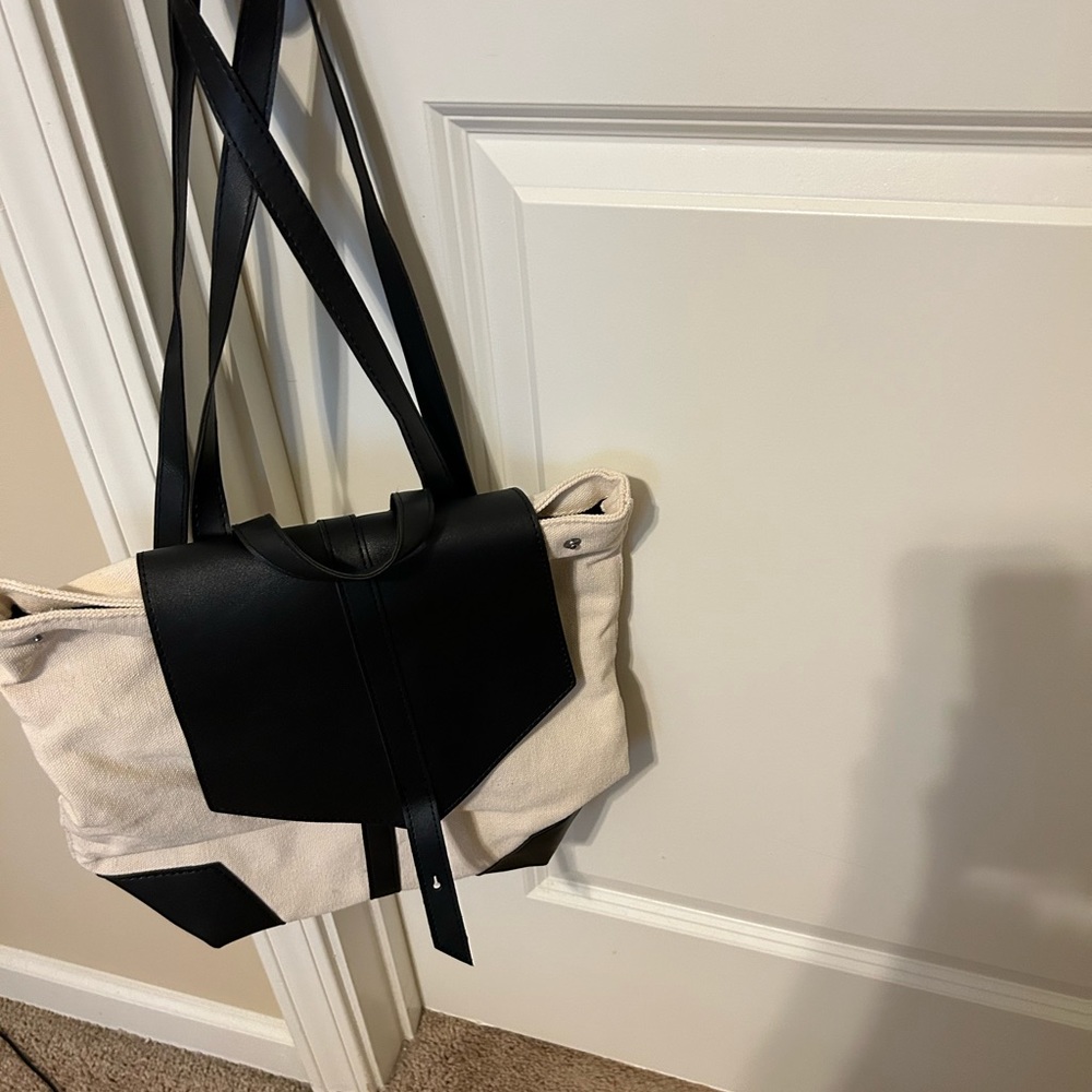 Canvas back pack. - Picture 2 of 5